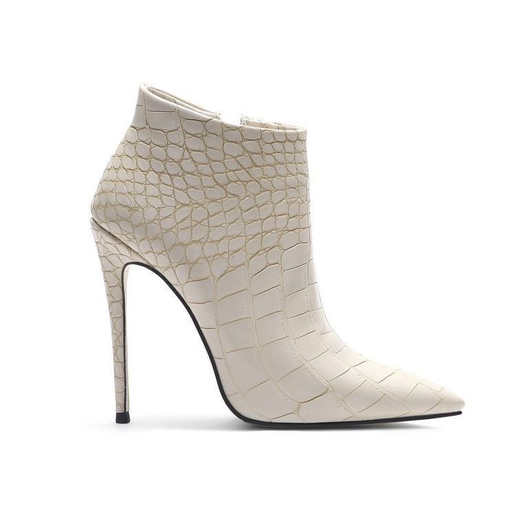 Retro Stone Pattern Pointed Ankle Boots for Women